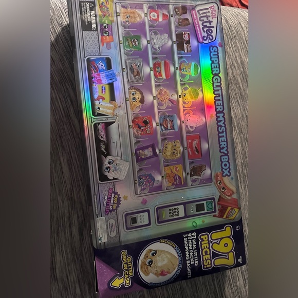 Real Littles Super Glitter Mystery Box - Picture 2 of 2